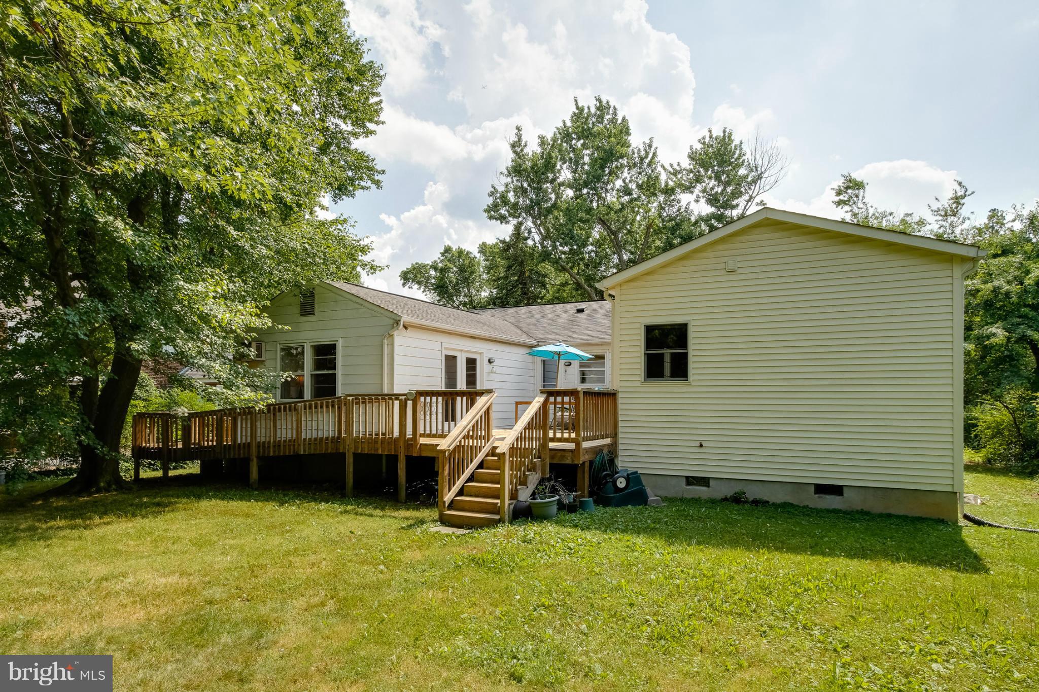 6721 Queens Road Alexandria, VA 22306 - Photo 4 of 29 Exterior (Rear)