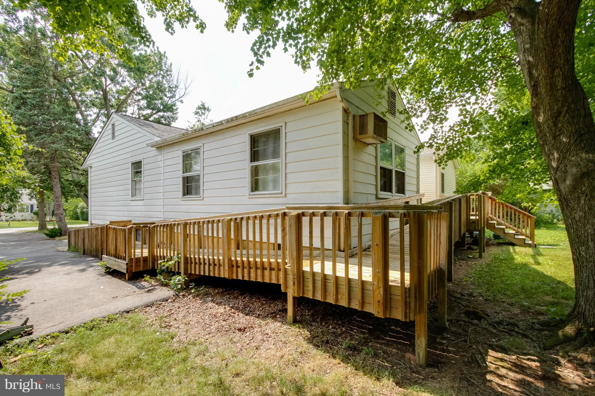 6721 Queens Road Alexandria, VA 22306 - Photo 5 of 29 Exterior (General)