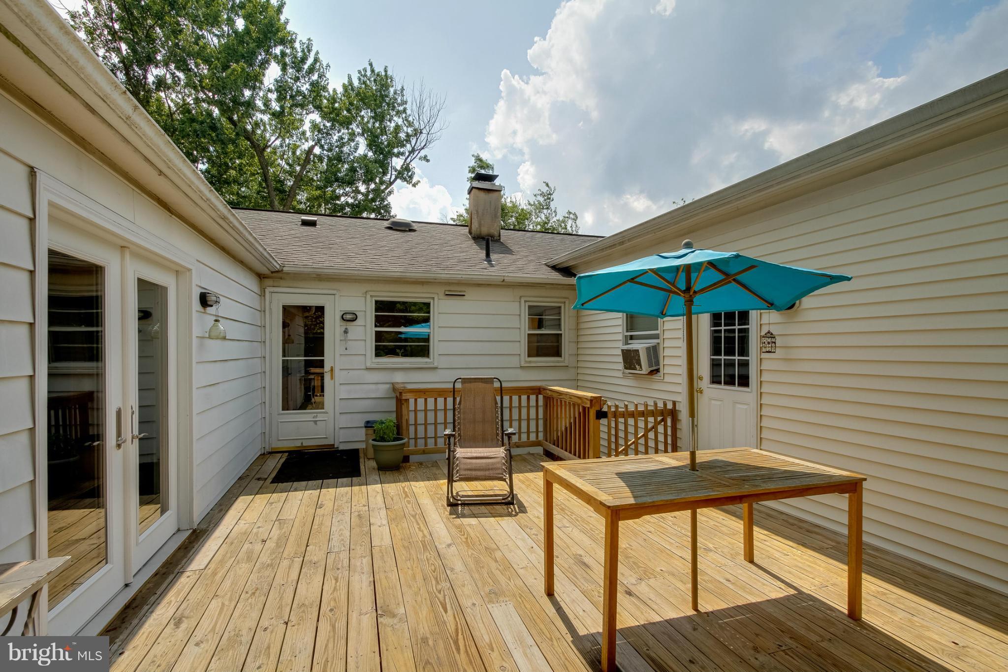 6721 Queens Road Alexandria, VA 22306 - Photo 6 of 29 Exterior (General)