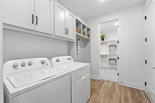 $669,105 | 1804 Halls Creek Avenue, Raymore, MO 64083