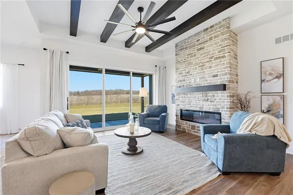 $669,105 | 1804 Halls Creek Avenue, Raymore, MO 64083