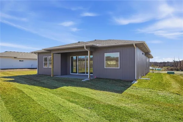 $669,105 | 1804 Halls Creek Avenue, Raymore, MO 64083