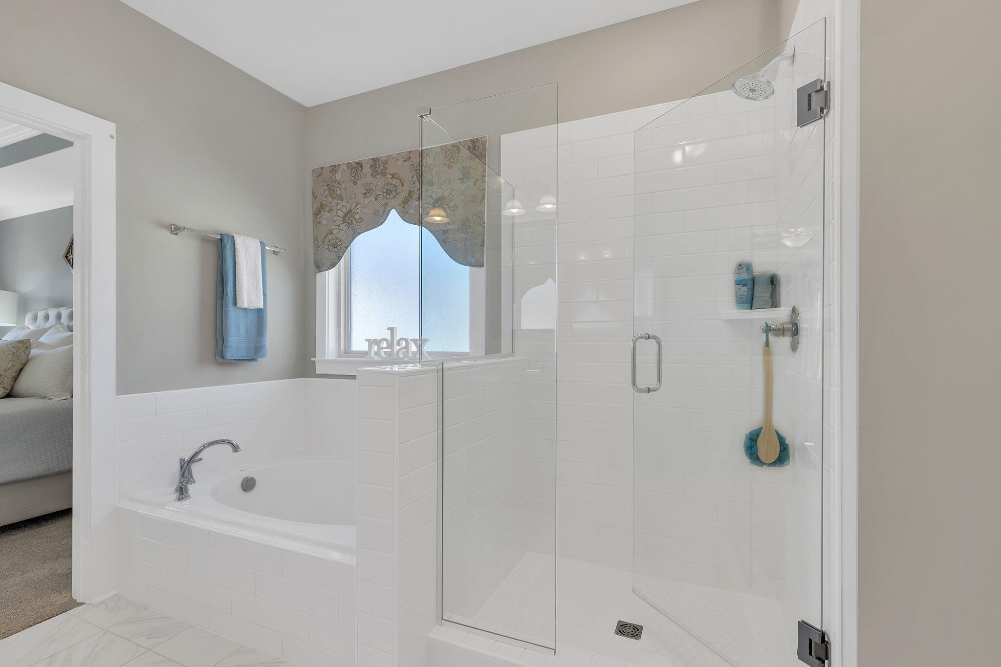 1565 Buttonwood Loop, Unit 55 Chattanooga, TN 37421 - Photo 17 of 27 Lexington Owners Glass shower + Tub