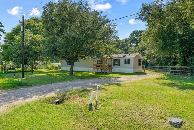 $1,650 | 106 County Road 3755, Cleveland, TX 77328