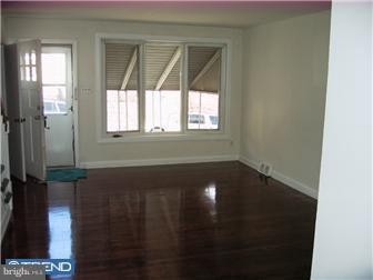 613 Briarcliff Road Upper Darby, PA 19082 - Photo 3 of 12