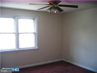 613 Briarcliff Road Upper Darby, PA 19082 - Photo 8 of 12