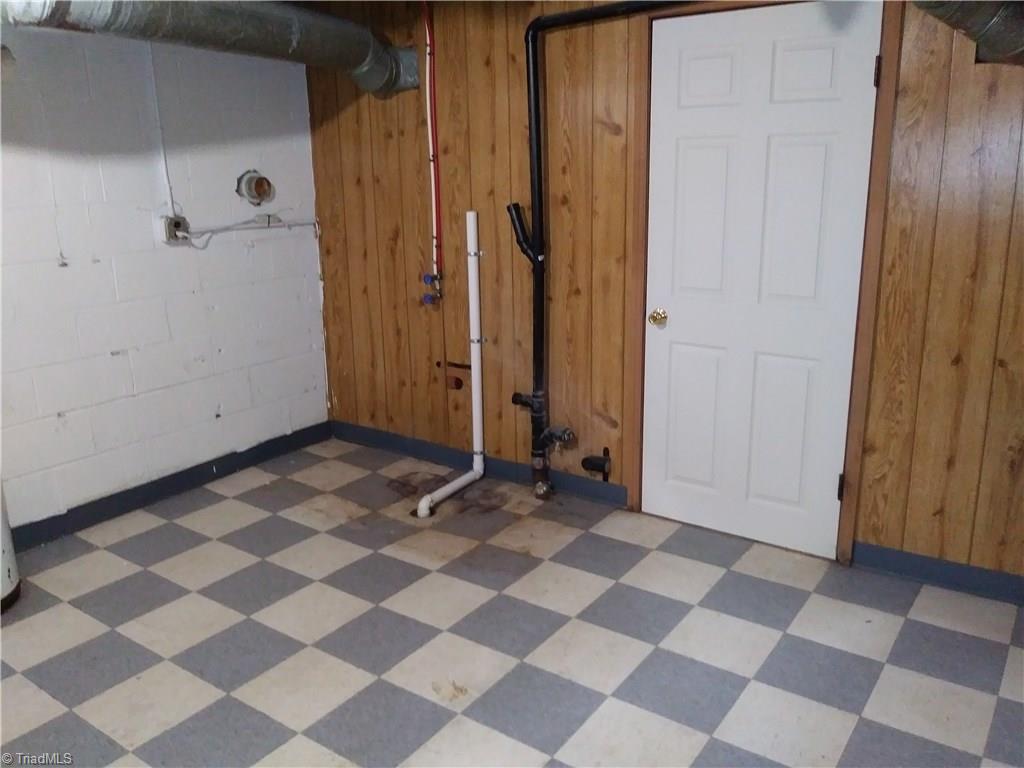 804 Motor Road Winston-Salem, NC 27105 - Photo 23 of 27 Laundry room