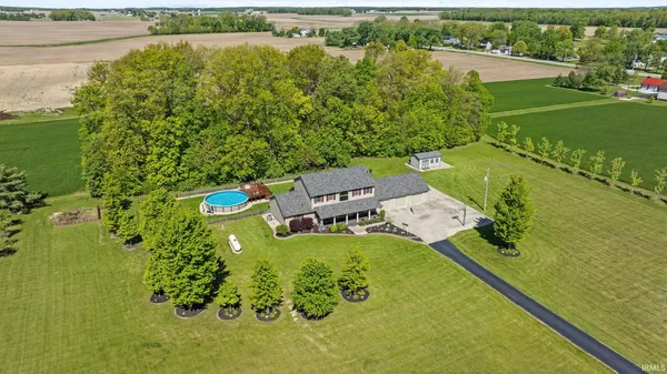 $590,000 | 5858 North 600 East, Craigville, IN 46731