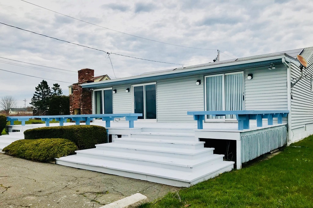 3 Calumet Road Fairhaven, MA 02719 - Photo 1 of 24 Gallery Image 1
