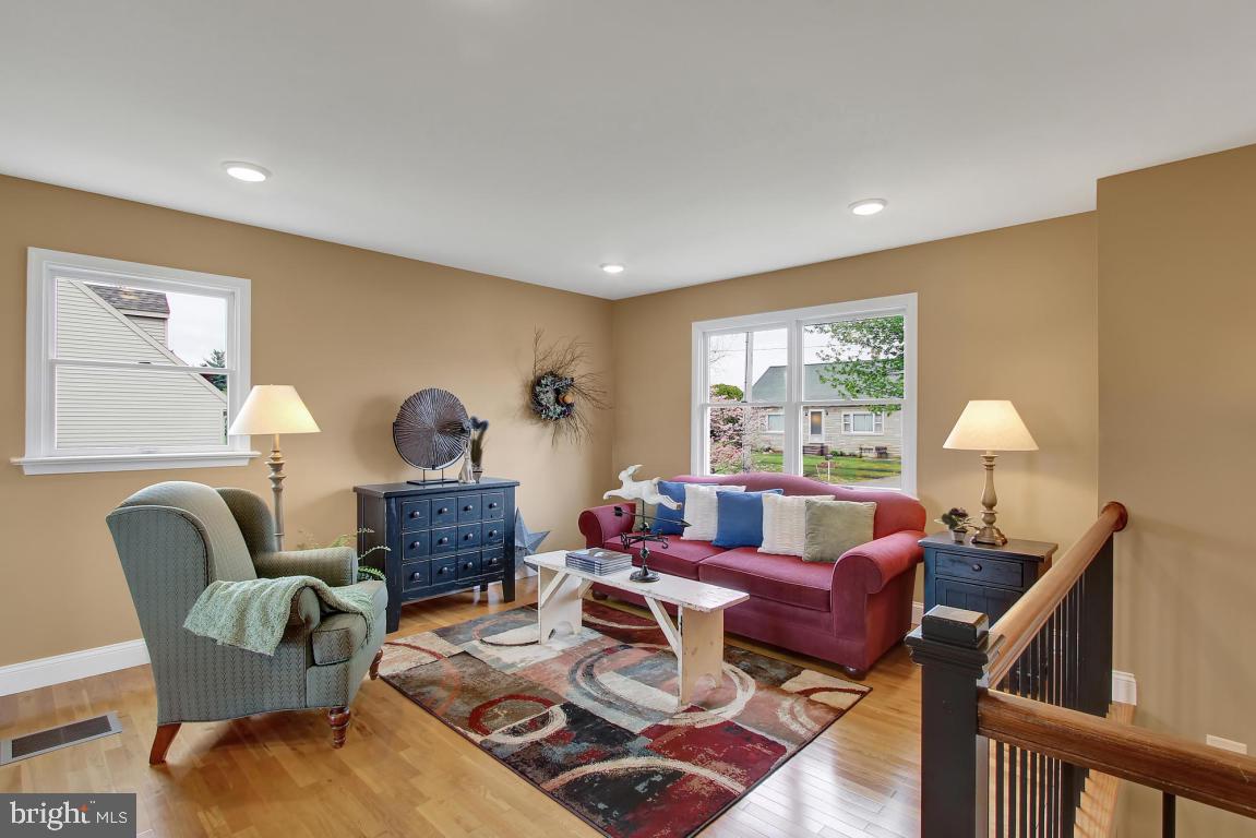 316 East Lexington Road Lititz, PA 17543 - Photo 3 of 25