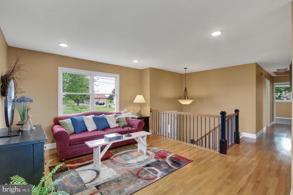 316 East Lexington Road Lititz, PA 17543 - Photo 4 of 25