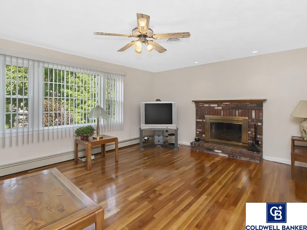 87 Briarwood Road Waltham, MA 02452 - Photo 3 of 23 Gallery Image 3
