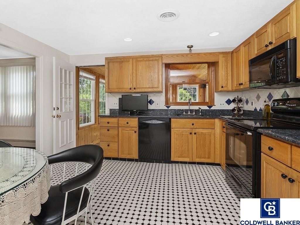 87 Briarwood Road Waltham, MA 02452 - Photo 7 of 23 Gallery Image 7