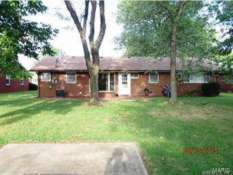 776 Berry Road Wood River, IL 62095 - Photo 2 of 15