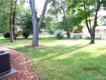 776 Berry Road Wood River, IL 62095 - Photo 3 of 15