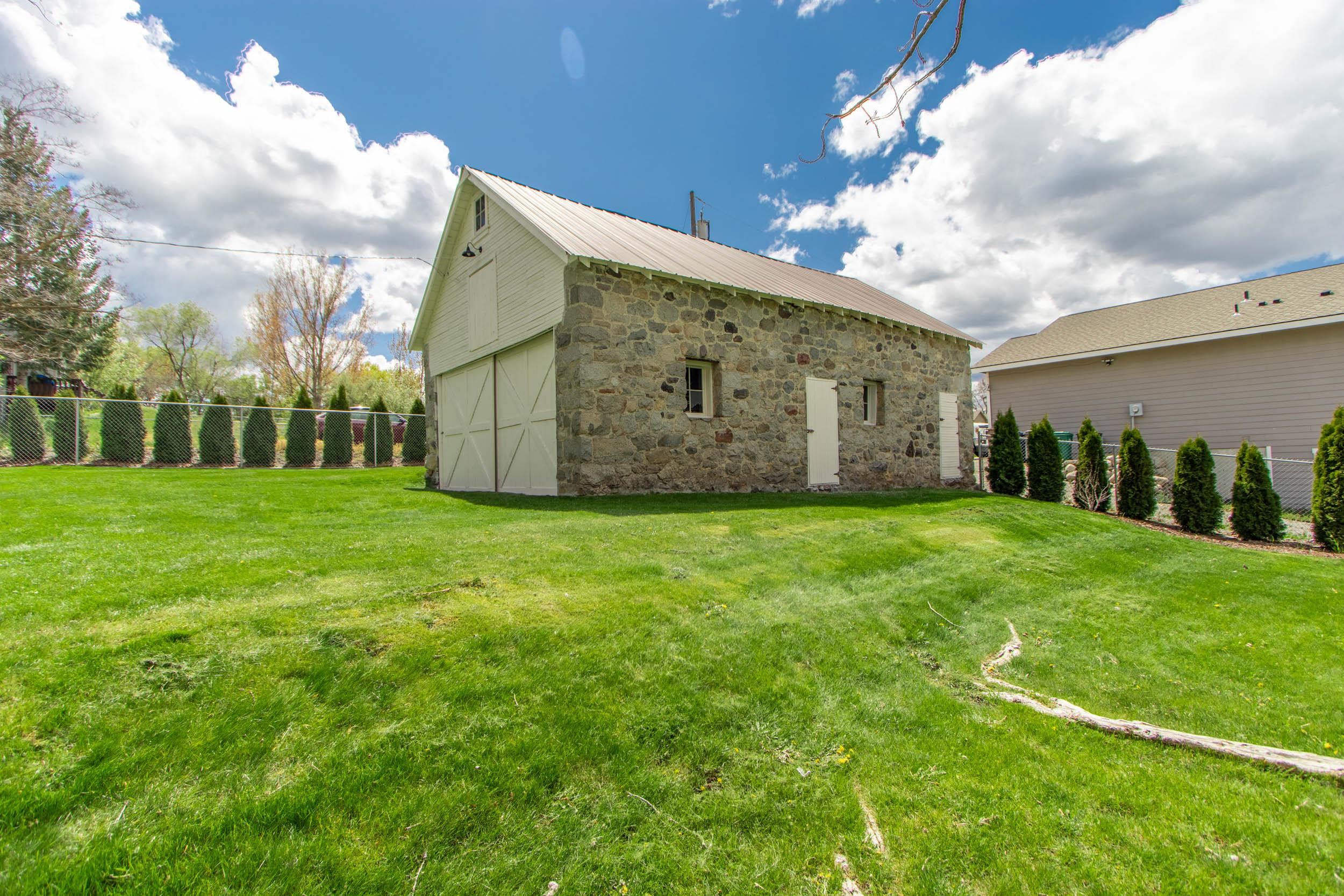 926 South Adams Road Spokane Valley, WA 99037 - Photo 4 of 26 Gallery Image 4