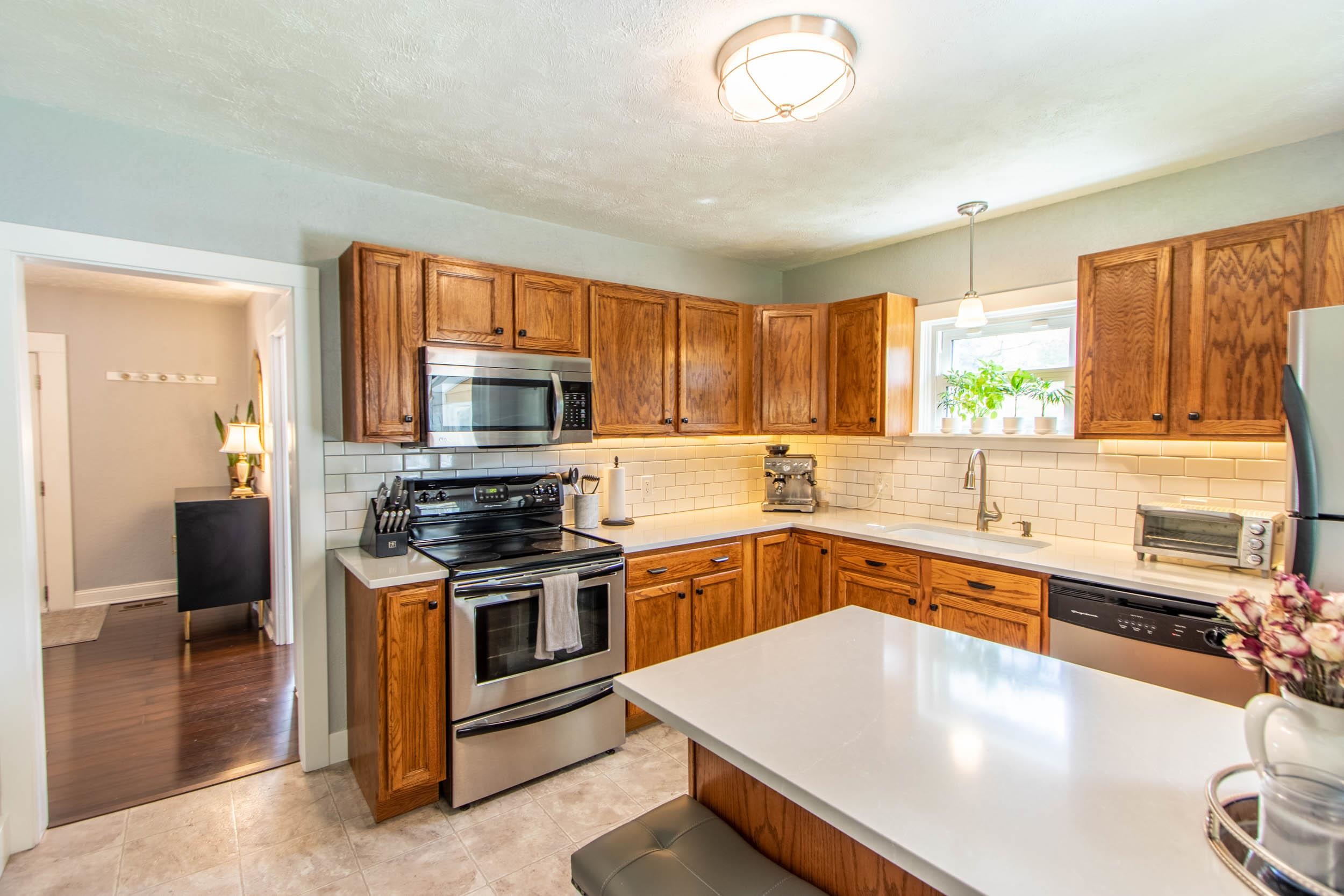 926 South Adams Road Spokane Valley, WA 99037 - Photo 8 of 26 Gallery Image 8