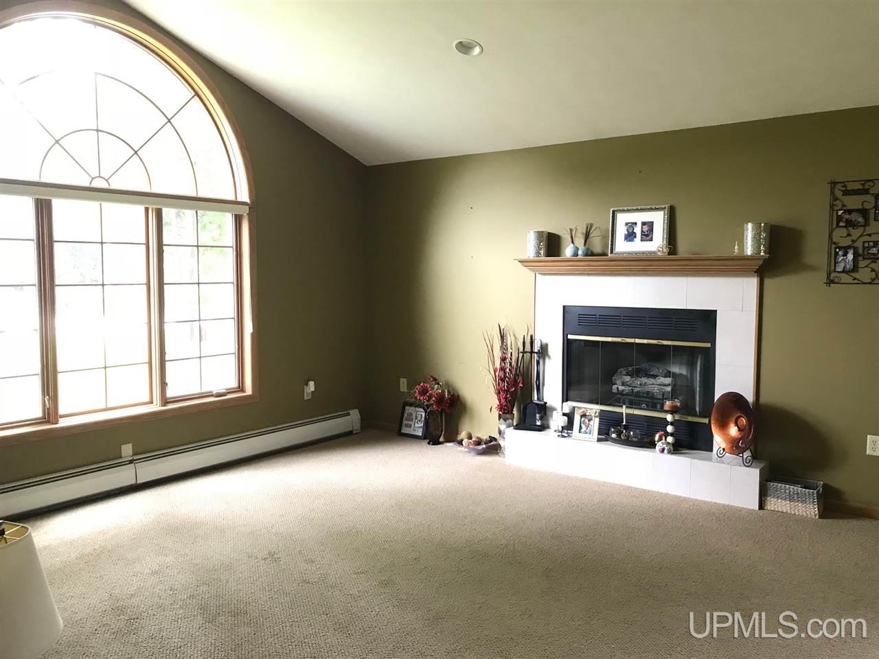 7775 Tipperary Road Gladstone, MI 49837 - Photo 5 of 23