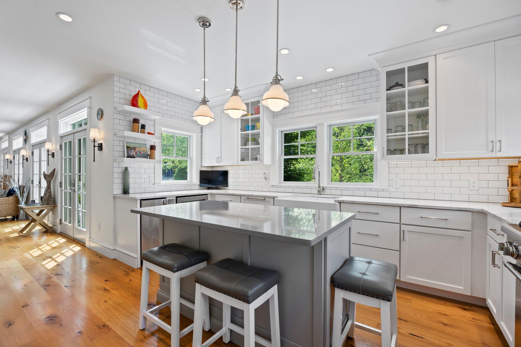 29 Point Street Provincetown, MA 02657 - Photo 14 of 66 48-web-or-mls-29-point-st