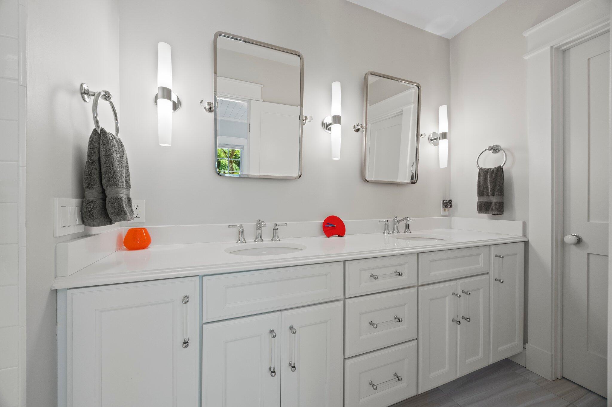 29 Point Street Provincetown, MA 02657 - Photo 22 of 66 56-web-or-mls-29-point-st