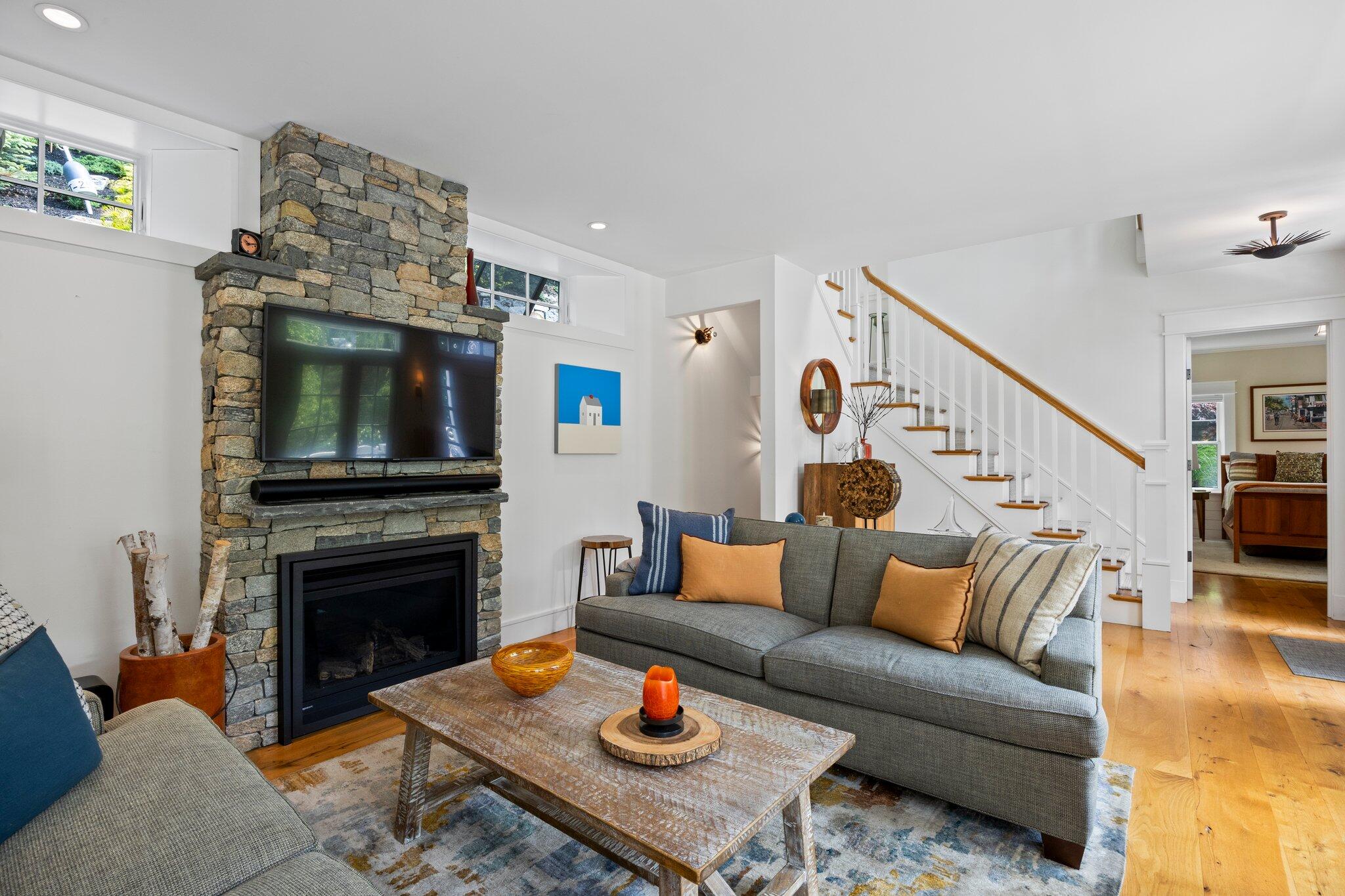 29 Point Street Provincetown, MA 02657 - Photo 7 of 66 38-web-or-mls-29-point-st