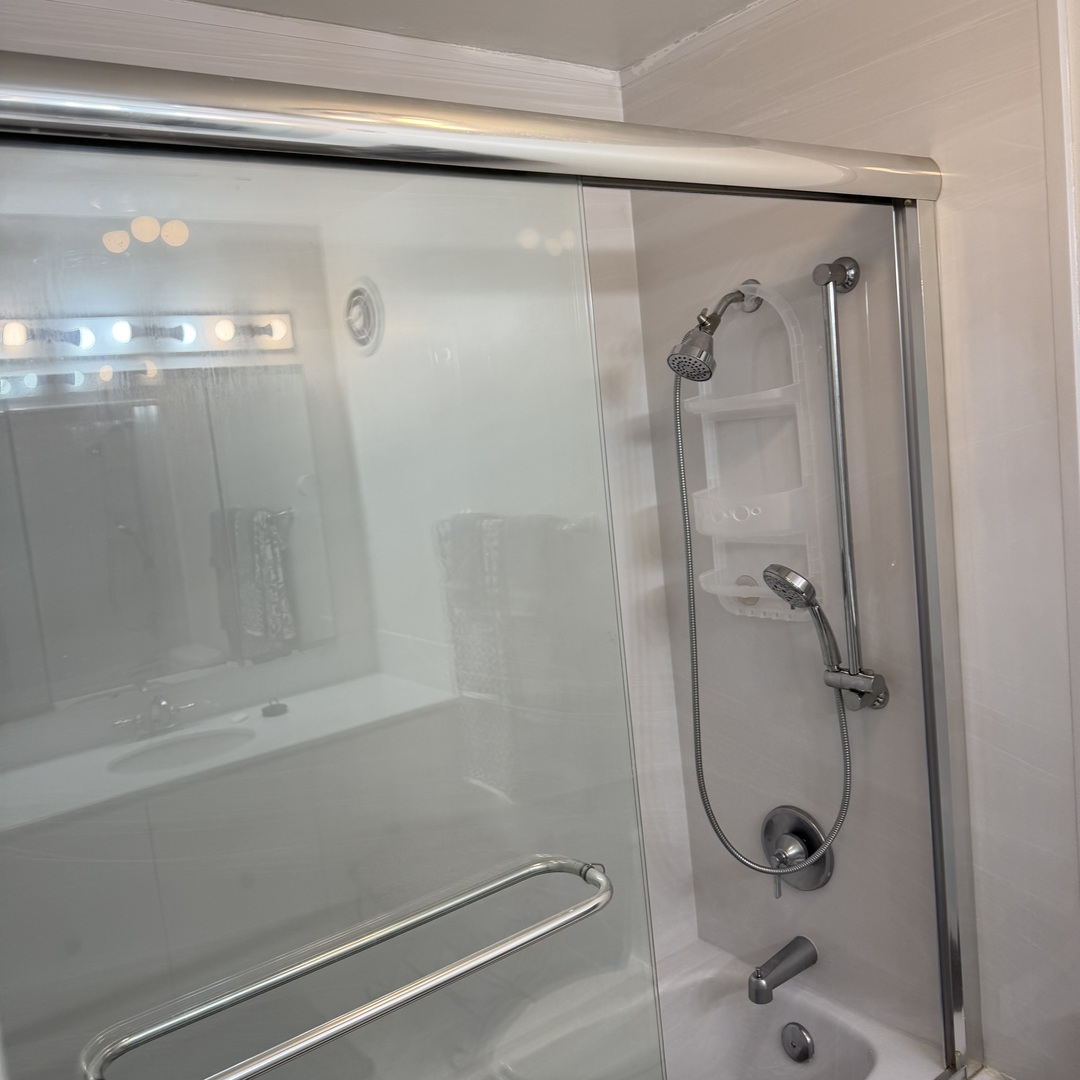 6101 North Sheridan Road, Unit 4A Chicago, IL 60660 - Photo 16 of 45 Gallery Image 16