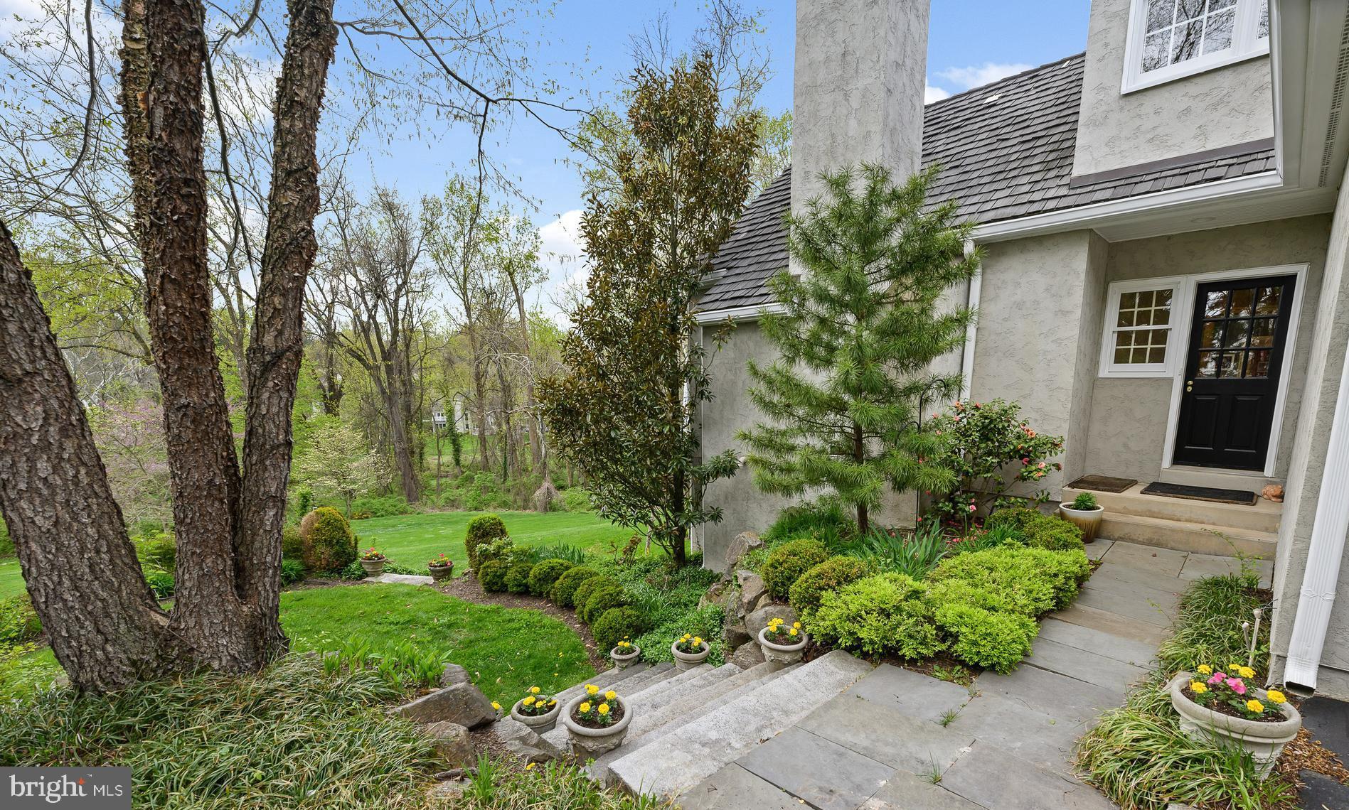 113 Brooke Farm Road Wayne, PA 19087 - Photo 21 of 58 Side entrance to Mudroom