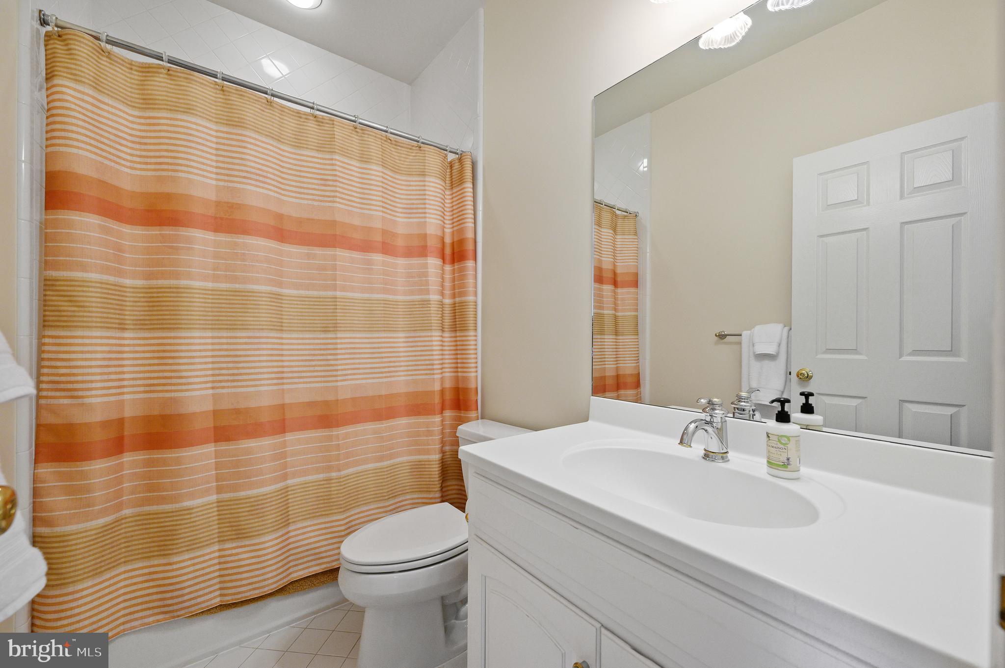 113 Brooke Farm Road Wayne, PA 19087 - Photo 34 of 58 En Suite BA for Bedroom 2