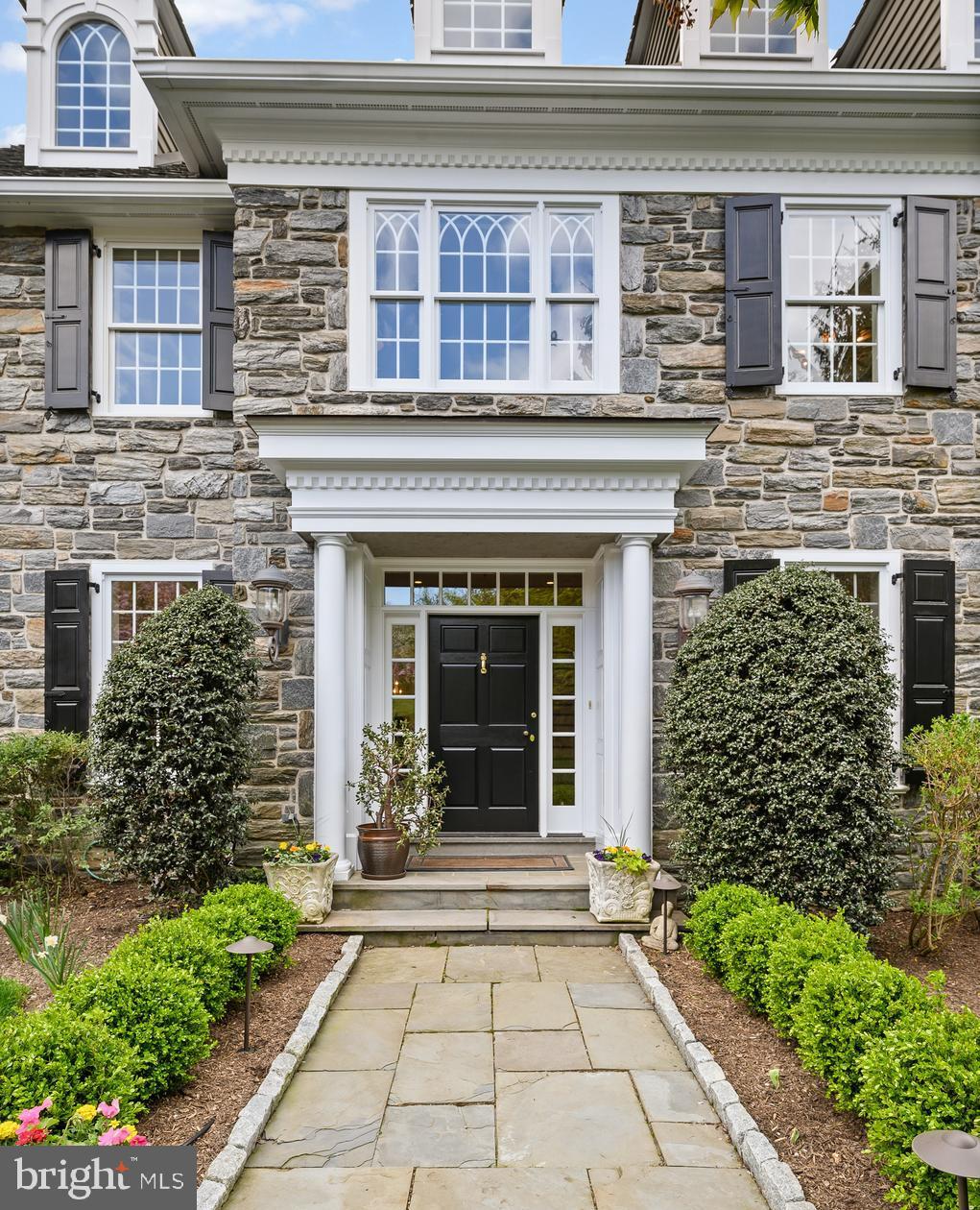 113 Brooke Farm Road Wayne, PA 19087 - Photo 5 of 58 Stone colonial with 4 levels of living space