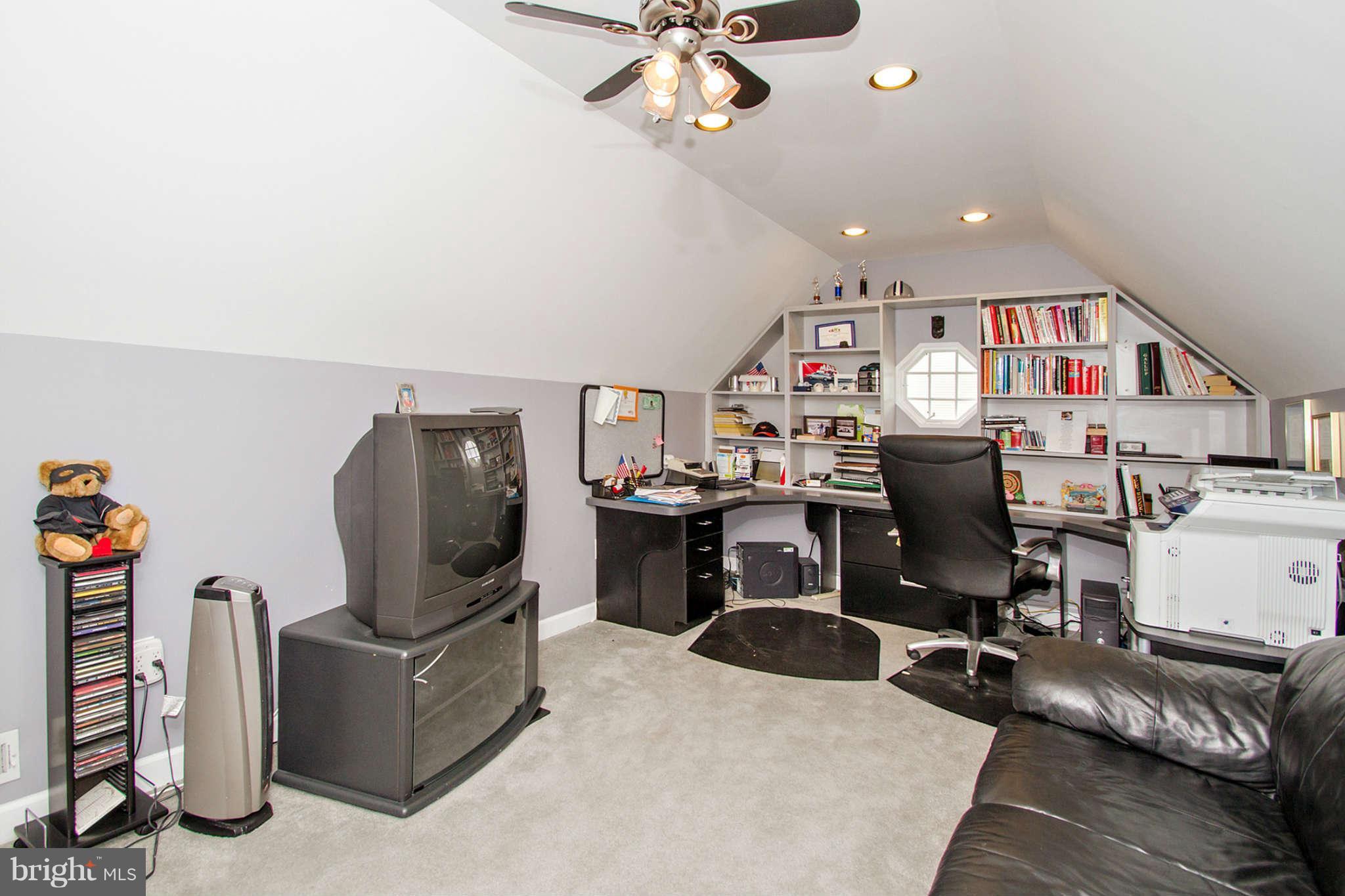 4525 Linthicum Road Dayton, MD 21036 - Photo 17 of 26 Home office/bedroom