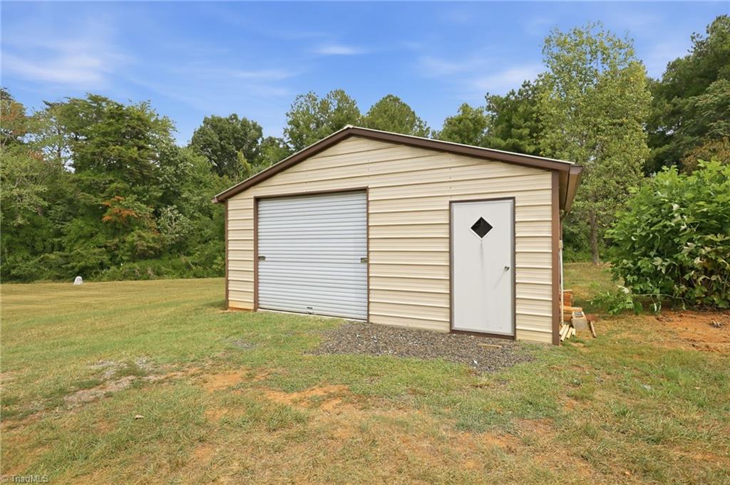 151 Christopher Road Stokesdale, NC 27357 - Photo 4 of 39 Gallery Image 4