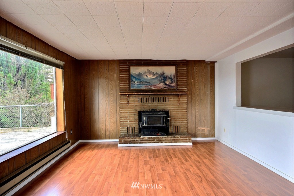 2023 Harrington Place Northeast Renton, WA 98056 - Photo 11 of 25 Gallery Image 11