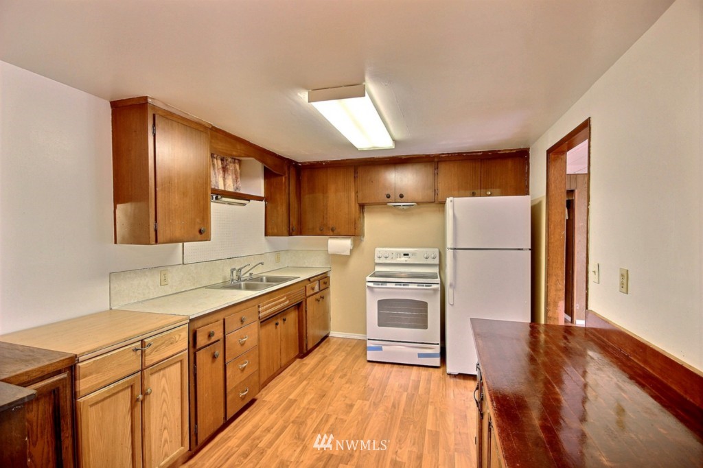 2023 Harrington Place Northeast Renton, WA 98056 - Photo 14 of 25 Gallery Image 14