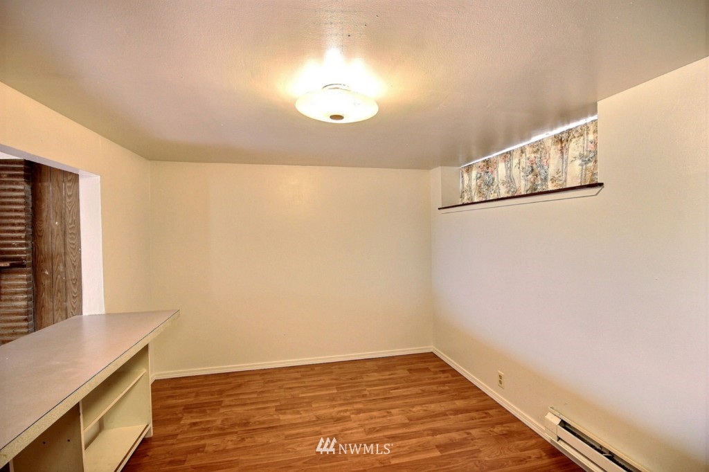 2023 Harrington Place Northeast Renton, WA 98056 - Photo 21 of 25 Gallery Image 21