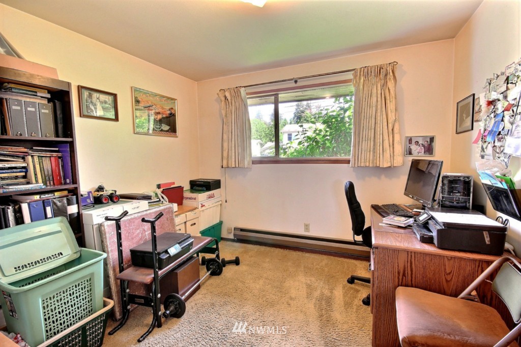 2023 Harrington Place Northeast Renton, WA 98056 - Photo 8 of 25 Gallery Image 8