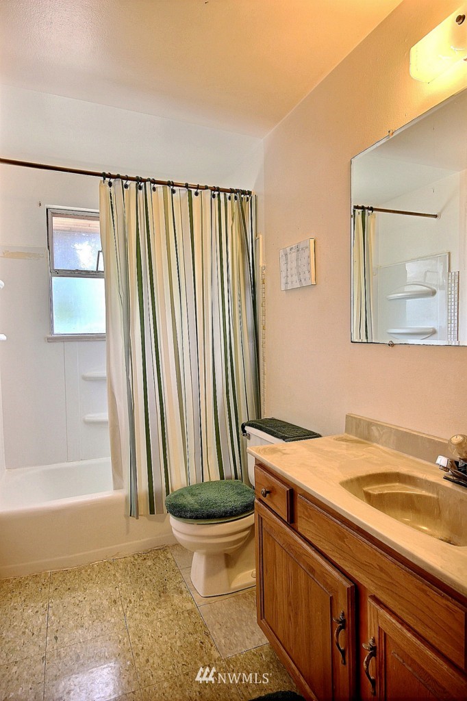 2023 Harrington Place Northeast Renton, WA 98056 - Photo 9 of 25 Gallery Image 9