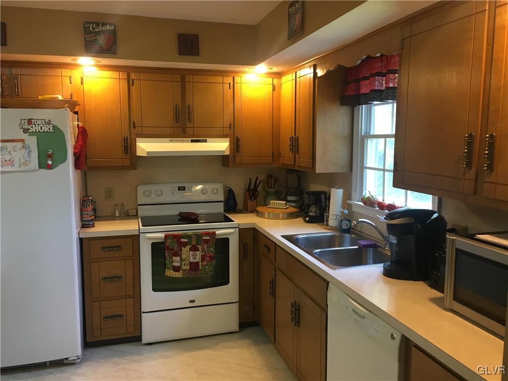 3915 Carter Road Bethlehem, PA 18020 - Photo 9 of 32 Gallery Image 9