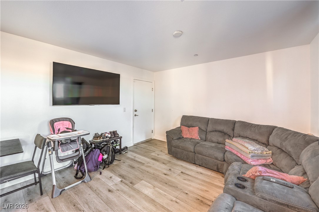 300 Rain Quail Way Henderson, NV 89012 - Photo 11 of 42