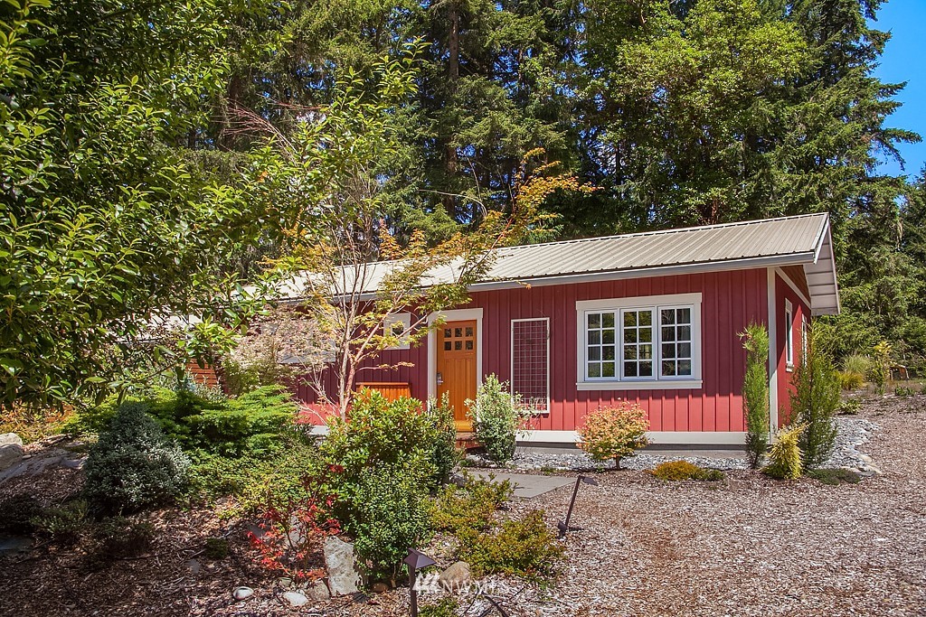 14210 Southwest Reddings Beach Road Vashon, WA 98070 - Photo 16 of 25
