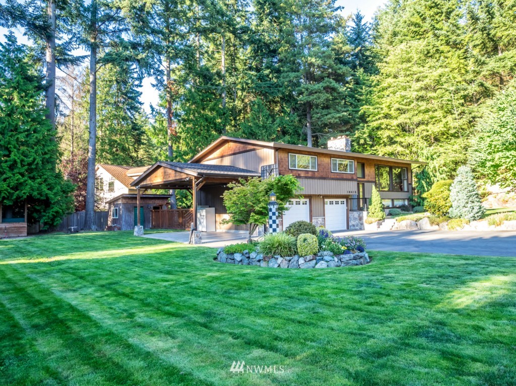 10415 Nottingham Road Edmonds, WA 98020 - Photo 1 of 25 Gallery Image 1