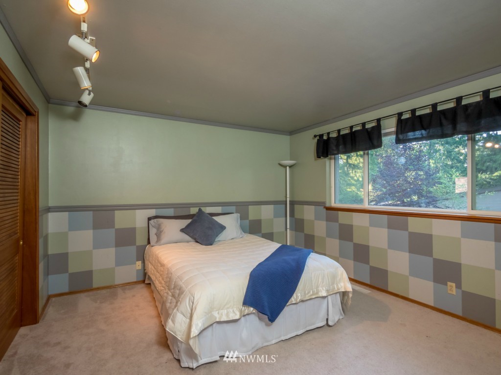 10415 Nottingham Road Edmonds, WA 98020 - Photo 14 of 25 Gallery Image 14