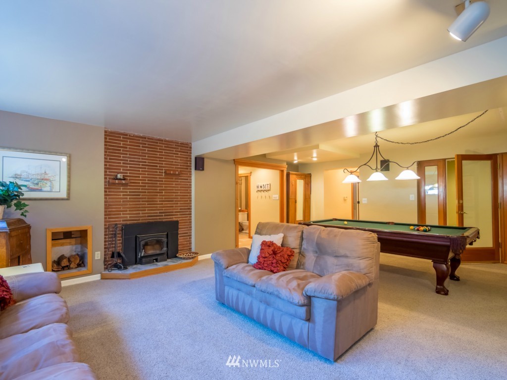 10415 Nottingham Road Edmonds, WA 98020 - Photo 17 of 25 Gallery Image 17