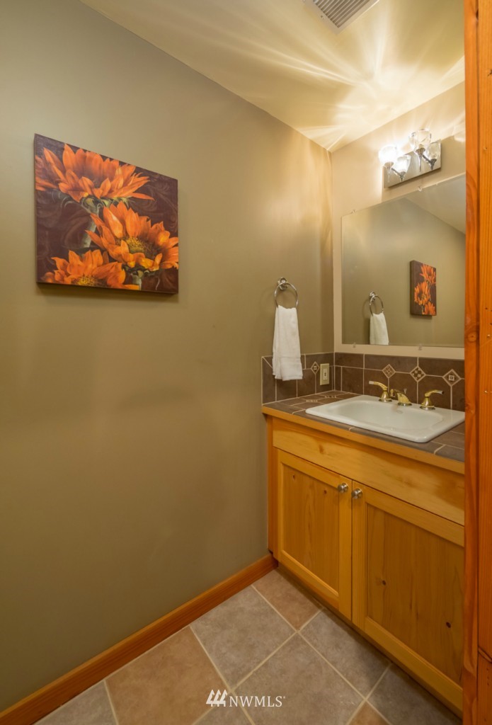 10415 Nottingham Road Edmonds, WA 98020 - Photo 20 of 25 Gallery Image 20