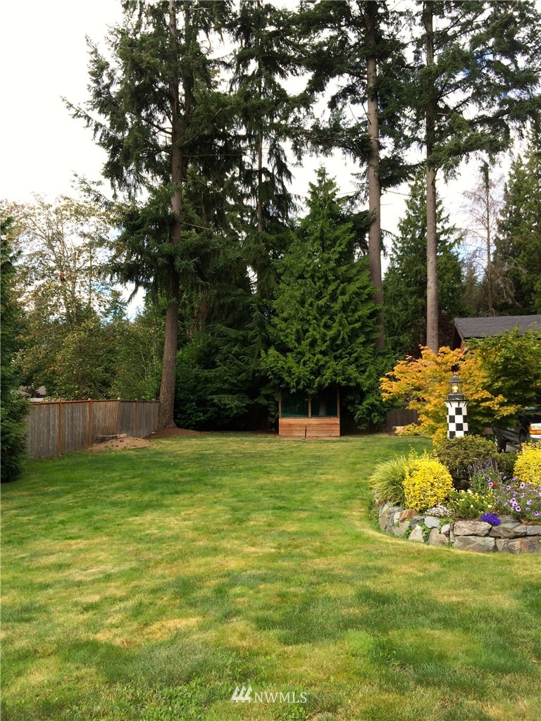 10415 Nottingham Road Edmonds, WA 98020 - Photo 4 of 25 Gallery Image 4