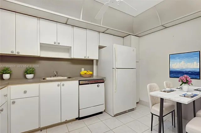 $2,350 | 20100 West Country Club Drive, Unit 405, Aventura, FL 33180