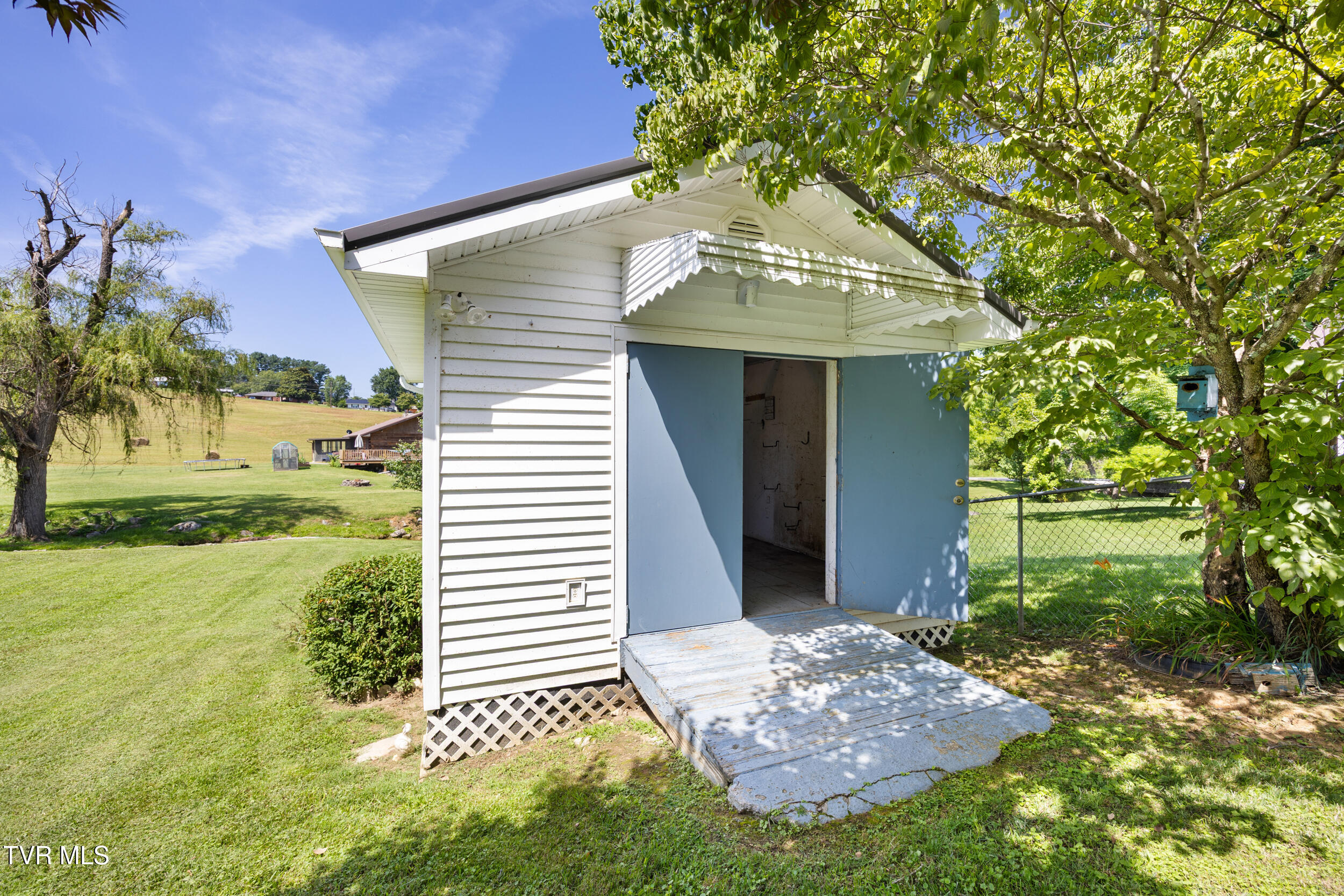 1778 Highway 93 Fall Branch, TN 37656 - Photo 26 of 33 9_1178 hwy 93-32