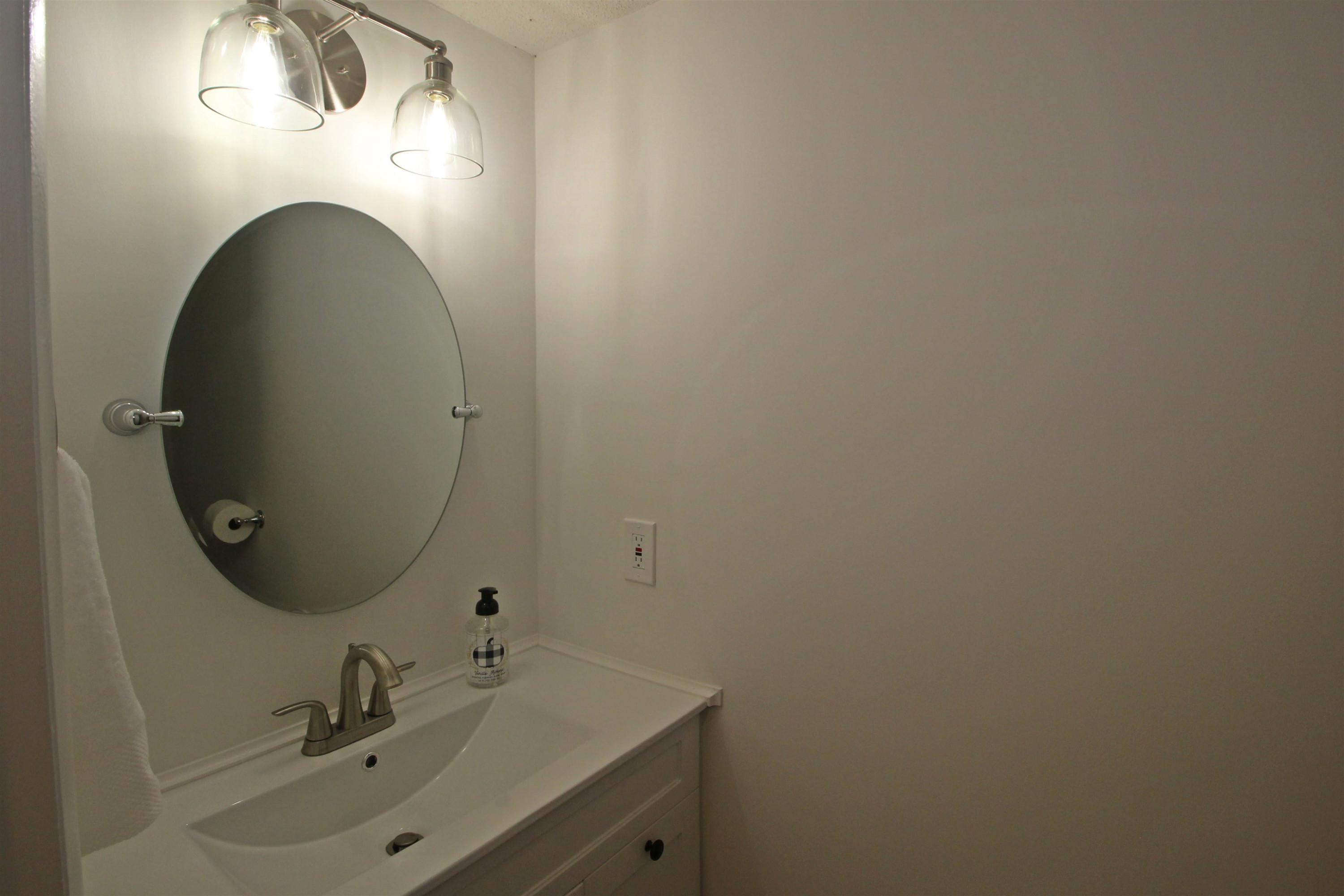 1204 Falls Church Road, Unit B Raleigh, NC 27609 - Photo 11 of 23 Photo 11