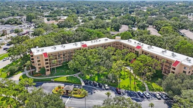 $2,000 | 3078 Eastland Boulevard, Unit 304, Clearwater, FL 33761