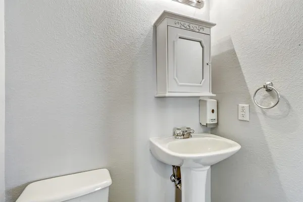 $3,100 | 5832 Arena Circle, Fort Worth, TX 76179