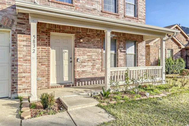 $3,100 | 5832 Arena Circle, Fort Worth, TX 76179